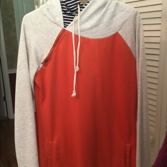 Ladies pull over - Picture 2 of 5